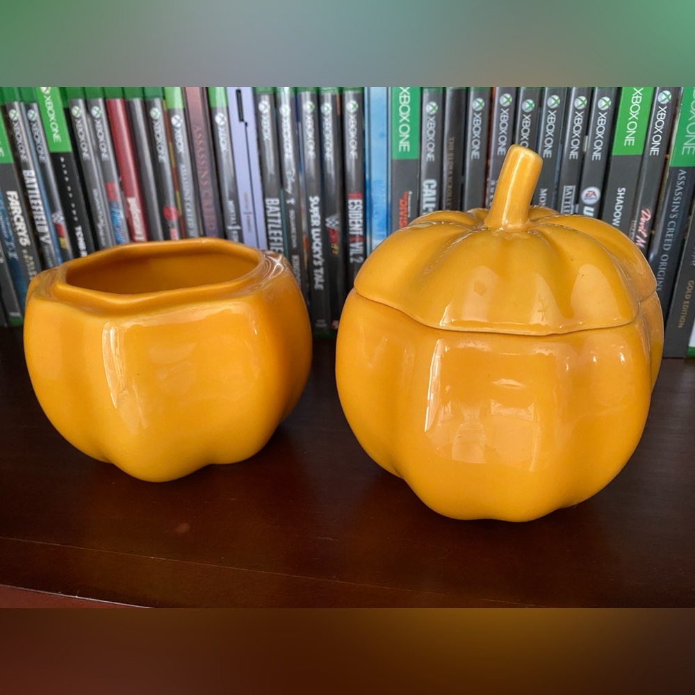 Pumpkin-Shaped Ceramic Jars